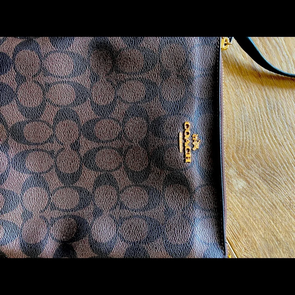 Coach purse - Picture 1 of 3